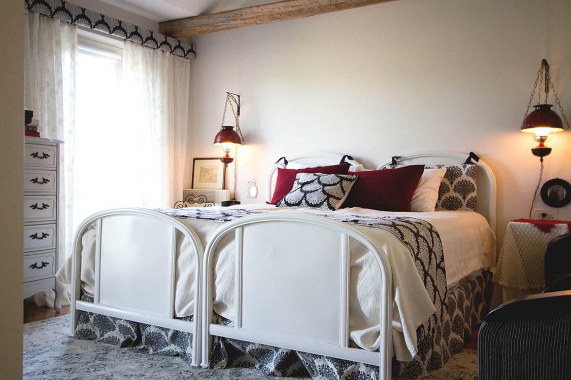 Les Ancetres Auberge & Restaurant Saint-Pierre-de-l'Ile-d'Orleans Екстер'єр фото
